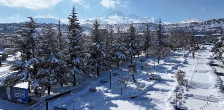 KIŞ MEVSİMİNİN DOĞA HARİKASI: HACILAR