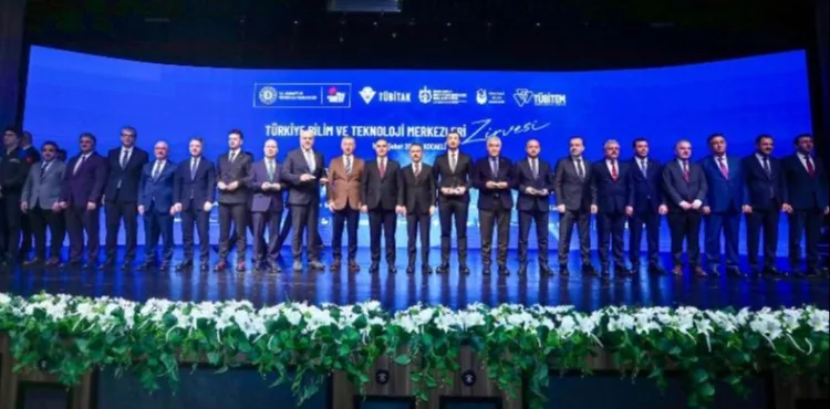 KAYSERİ BÜYÜKŞEHİR BELEDİYESİ’NİN BİLİM ÜSSÜNE ‘UZUN SOLUKLU EMEK’ ÖDÜLÜ