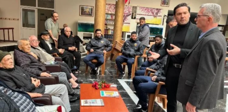 ULU ÇINARLARIN MİSAFİR EDİLDİĞİ BÜYÜKŞEHİR HUZUREVİ’NE “SARI KIRMIZI” ZİYARET