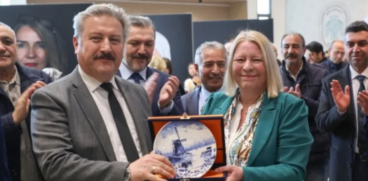 MELİKGAZİ BELEDİYESİ GURBETÇİLERİN HİKAYELERİNE DOKUNDU