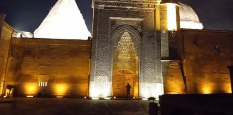 KAYSERİ BÜYÜKŞEHİR’DEN, HUNAT CAMİİ'NE RAMAZAN AYINA ÖZEL DOKUNUŞ