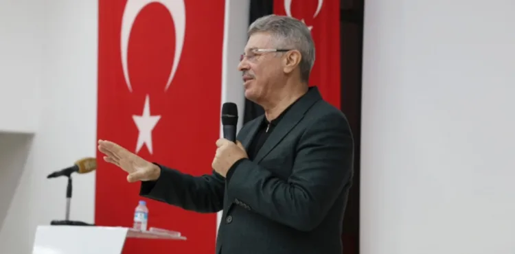 Akay Pınarbaşı’nda çiftçilerle bir araya geldi