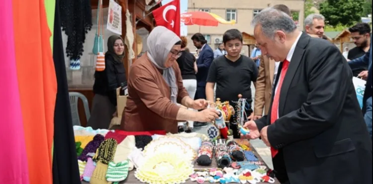 TALAS’TA BU PAZAR RAMAZAN'IN İLK “MAHARETLİ ELLER”İ