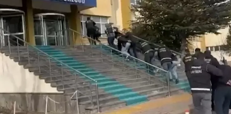Kayseri'de uyuşturucu satıcılarına operasyon; 44 gözaltı