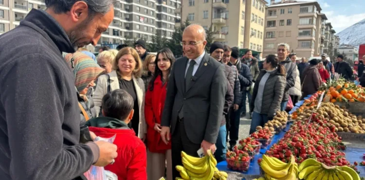 CHP’li Aşkın Genç’in dinlediği emekli: 12 bin lira ile kira mı, elektrik mi, doğalgaz mı verelim