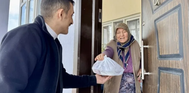 BAŞKAN ÖZDOĞAN: "RAMAZAN’DA 200 HANEYE GÜNLÜK SICAK YEMEK ULAŞTIRIYORUZ"