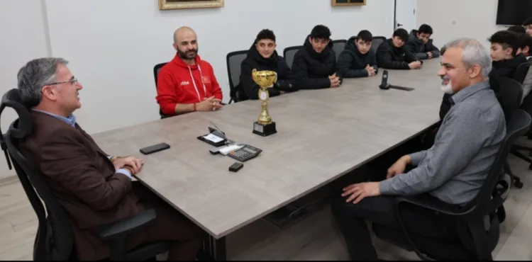 BAŞKAN ÖZDOĞAN, HACILAR'IN GURUR KAYNAKLARINI TEBRİK ETTİ
