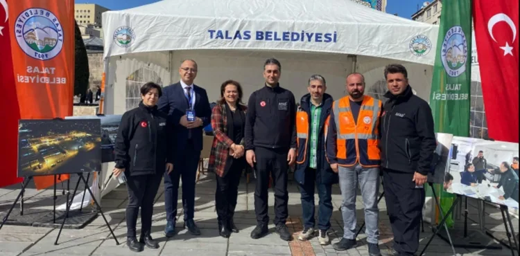 TALAS BELEDİYESİ'NDEN MEYDANDA DEPREM STANDI