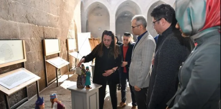 BÜYÜKŞEHİR VE OLGUNLAŞMA ENSTİTÜSÜ İŞ BİRLİĞİNDE KADIN VE SANAT SERGİSİ