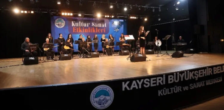BÜYÜKŞEHİR’İN KADINLAR GÜNÜ KONSERİ’NDE TÜRK HALK MÜZİĞİ ŞÖLENİ