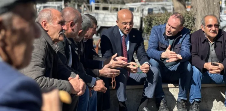 CHP’li Aşkın Genç’in dinlediği emekli: “İlaç alacak param yok, 56 yaşındayım ama 70 yaşına döndüm”