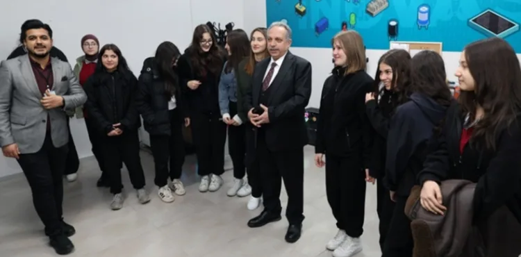 “BİLİM VE TEKNOLOJİDE GENÇLERİMİZDEN DAHA ZEKİLERİ YOK”