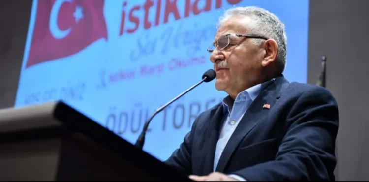BAŞKAN BÜYÜKKILIÇ, İSTİKLAL MARŞI OKUMA YARIŞMASI ÖDÜL TÖRENİ’NE KATILDI