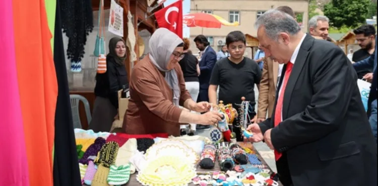 BU PAZAR TALAS’TA RAMAZAN'IN İKİNCİ “MAHARETLİ ELLER”İ