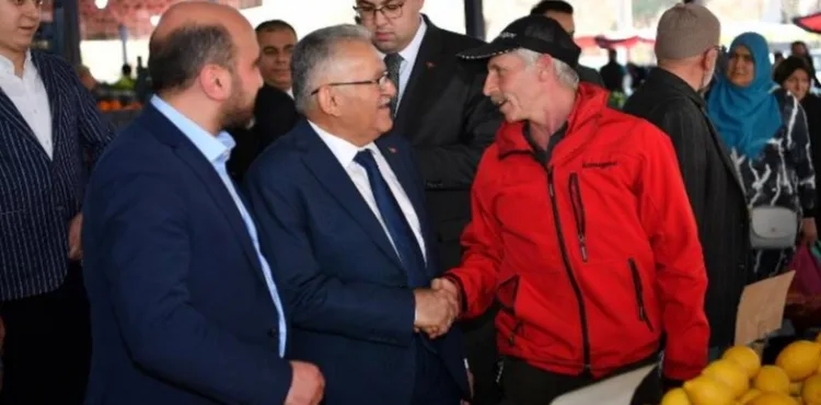 BAŞKAN BÜYÜKKILIÇ, HÜRRİYET SAKİNLERİ İLE GÖRÜŞTÜ, PAZARCI ESNAFINI ZİYARET ETTİ