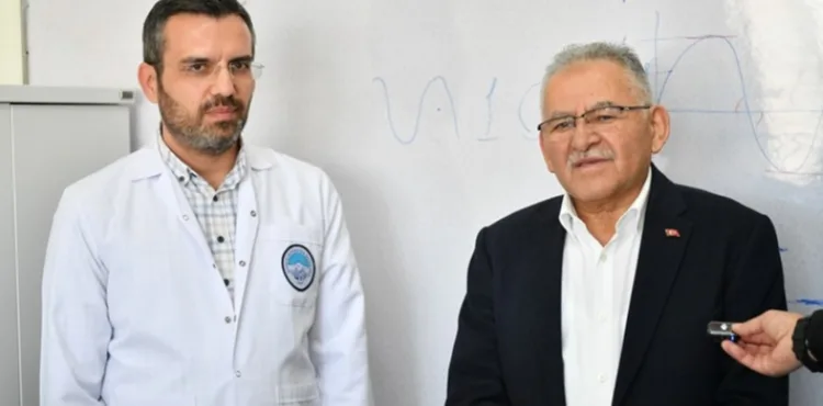 BAŞKAN BÜYÜKKILIÇ, GELECEĞİN BİLİŞİM YILDIZLARI İLE BİR ARAYA GELDİ