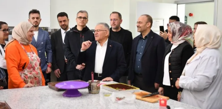 BAŞKAN BÜYÜKKILIÇ, KAYMEK MUTFAĞINDA KURSİYERLERLE BULUŞTU