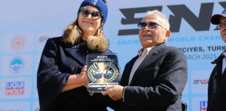 BAŞKAN BÜYÜKKILIÇ, DÜNYA SNOWCROSS ŞAMPİYONASI FİNAL YARIŞLARI VE ÖDÜL TÖRENİ’NE KATILDI