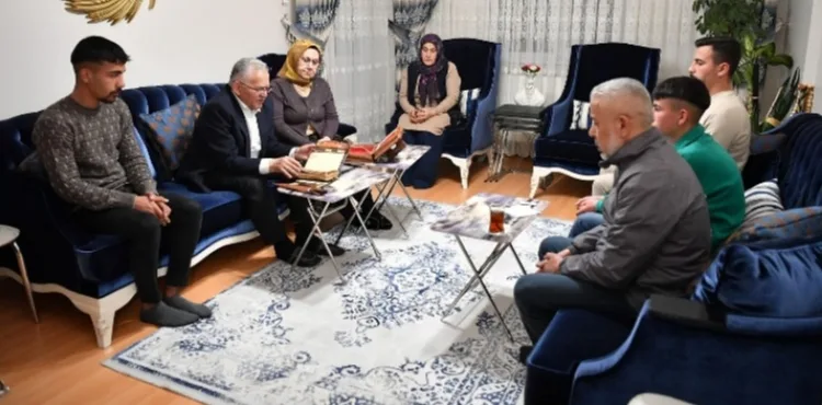 BAŞKAN BÜYÜKKILIÇ, ŞEHİT AİLELERİNİN HER ZAMAN YANINDA