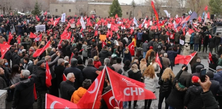Kayseri'de 'İmamoğlu' gerginliği; 4 gözaltı