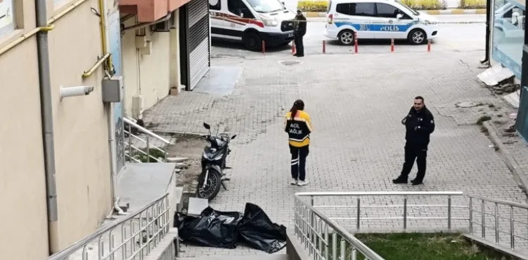 4'üncü kattan düşen bankacı öldü