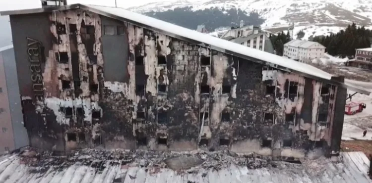 Uludağ'da otel yangını; 3 ölü