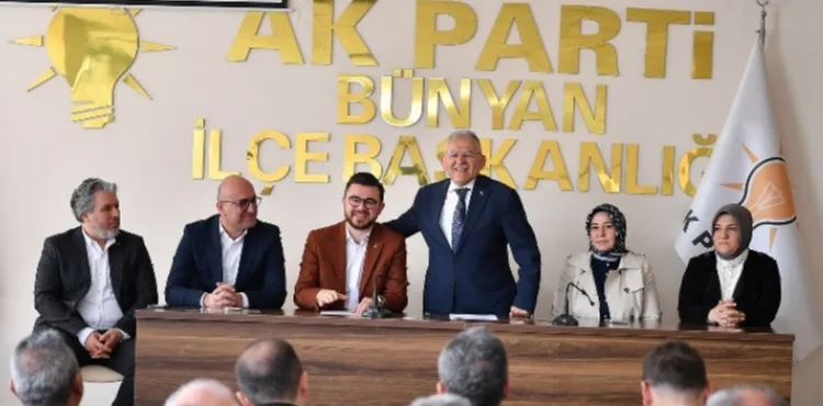 BAŞKAN BÜYÜKKILIÇ’TAN BÜNYANLI ÇİFTÇİLERE TOHUM DİKME MAKİNESİ DESTEĞİ