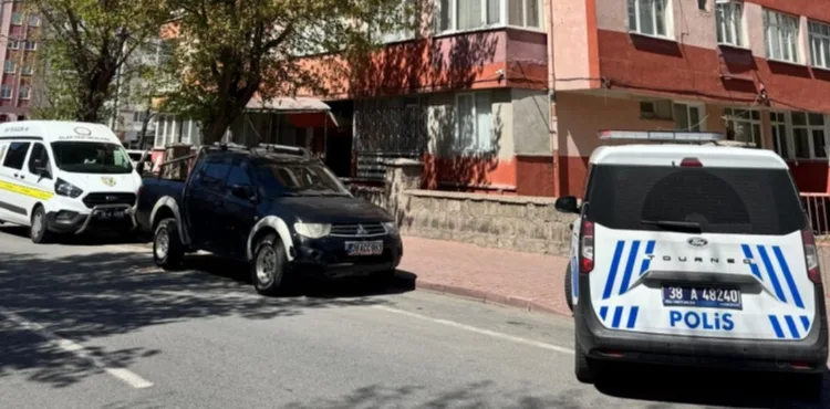 Binanın merdiveninden düşüp ağır yaralandı