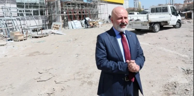BAŞKAN ÇOLAKBAYRAKDAR, “YATIRIMLARLA KOCASİNAN’I GÜZELLEŞTİRİYOR, BÖLGEYİ ZENGİNLEŞTİRİYORUZ”