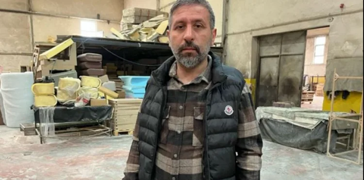 Mobilya fabrikasında çıkan yangını firma sahibi ve çalışanları söndürdü