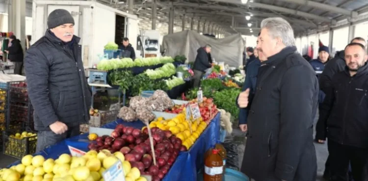 MELİKGAZİ'NİN PAZAR YERLERİ İLÇENİN EKONOMİK VE SOSYAL YAŞAMINA DEĞER KATIYOR