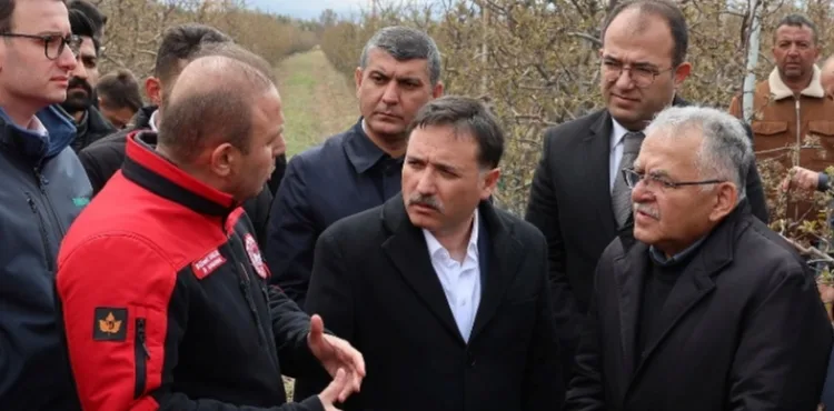 Zirai Don Sonrası Vali Gökmen Çiçek Yahyalı’da Çiftçilerle Buluştu:‘’Devlet Üreticilerimizin Yanında’’
