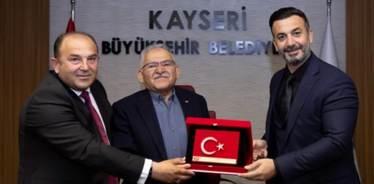 BAŞKAN BÜYÜKKILIÇ’TAN HAVALİMANI YENİ TERMİNAL BİNASI’NA TAKSİ ESNAFI İÇİN ÖZEL DURAK