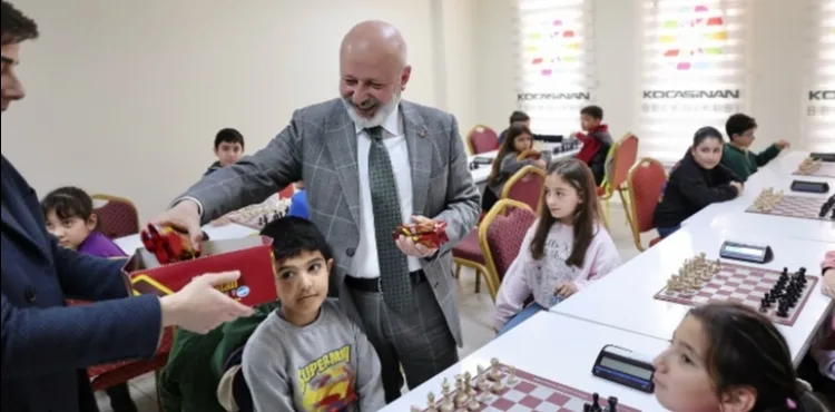 BAŞKAN ÇOLAKBAYRAKDAR: “HEDEFİMİZ KAYSERİ’Yİ SATRANÇTA MARKA ŞEHİR YAPMAK!”
