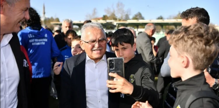 BAŞKAN BÜYÜKKILIÇ’TAN AMATÖR SPORA YAKLAŞIK 3 MİLYON TL’LİK MALZEME DESTEĞİ