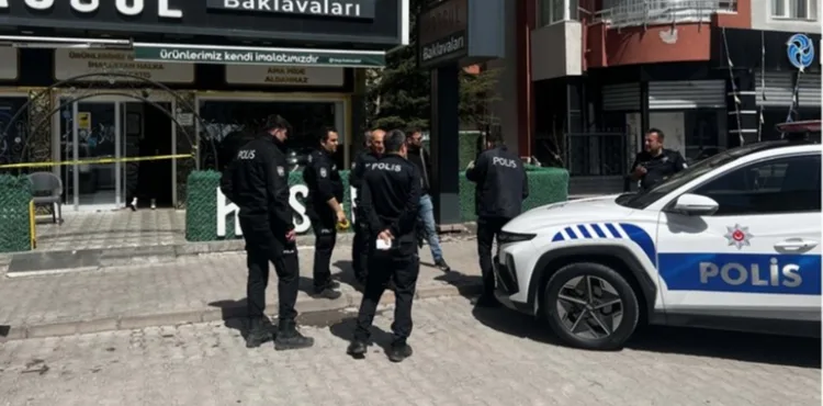 Husumetlisini pastanede tabancayla vurup ağır yaraladı