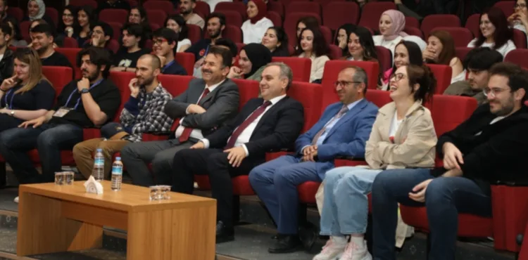 ERÜ’de 11. Tiyatro Festivali Perdelerini Açtı