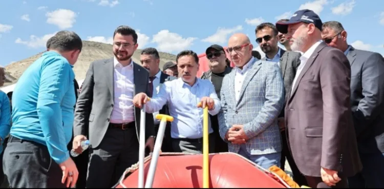 VALİ ÇİÇEK: “BU YIL TURİZMİN PARLAYAN YILDIZI BAYRAMHACI OLACAK”