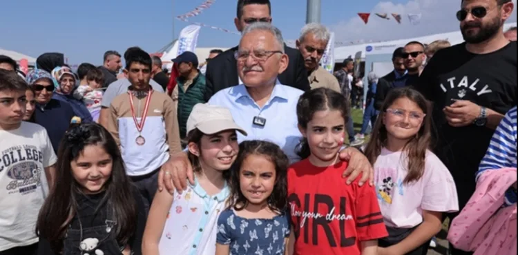 BAŞKAN BÜYÜKKILIÇ “SANATSEVERLERE KATKI SUNMAYA DEVAM EDECEĞİZ''