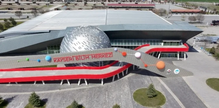KAYSERİ, BÜYÜKŞEHİR İLE BİLİME DE SPORA DA PEDALLIYOR