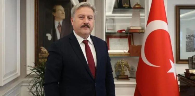 BAŞKAN PALANCIOĞLU: “1 MAYIS EMEK VE DAYANIŞMA GÜNÜ KUTLU OLSUN!”