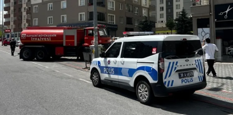Kayseri'de 11'inci kattaki dairede çıkan yangında dumandan etkilendi