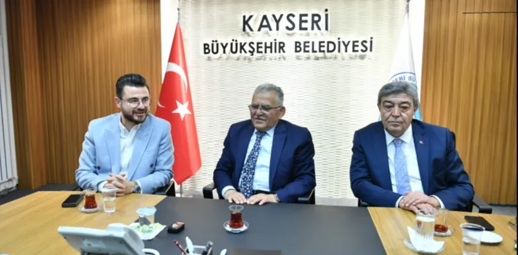 BAŞKAN BÜYÜKKILIÇ, TÜRK-İŞ HEYETİNİ AĞIRLADI