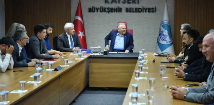 BAŞKAN BÜYÜKKILIÇ, KENT KONSEYİ İLE BİR ARAYA GELDİ