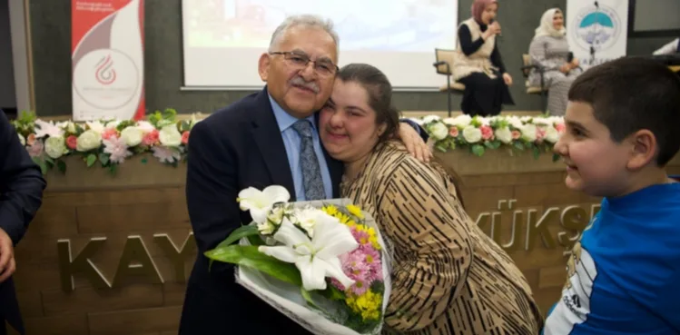 BAŞKAN BÜYÜKKILIÇ, ENGELLİLER HAFTASI’NDA ÖZEL HİZMETLERİ SIRALADI