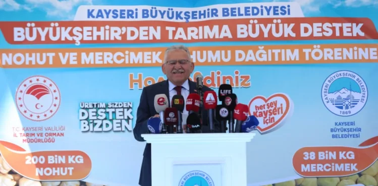 ÇİFTÇİ DOSTU BAŞKANDAN ÜRETİCİLERE DEV TOHUM DESTEĞİ: 6 YILDA 3 BİN 992 TON TOHUM DAĞITILDI