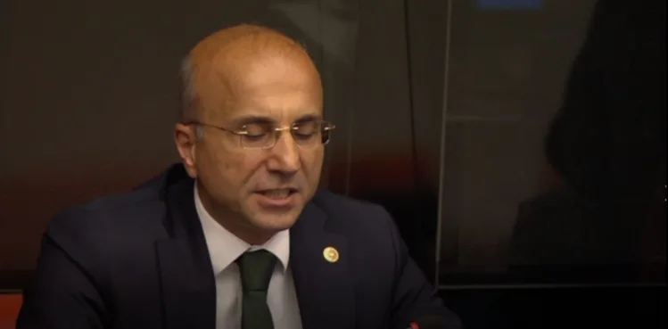 CHP’Lİ AŞKIN GENÇ: TÜRK İŞÇİSİ YILIN ÜÇ AYINI DEVLETE ÇALIŞIYOR