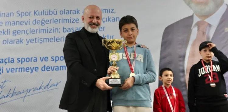 BAŞKAN ÇOLAKBAYRAKDAR: “KAYSERİ’MİZDE TEK, TÜRKİYE’DE İSE SAYILI OLAN TESİSİMİZ, GENÇLERİMİZE ARMAĞAN OLSUN”