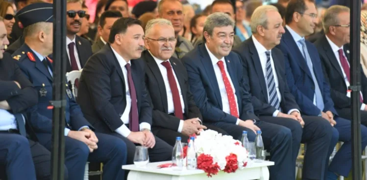 BAŞKAN BÜYÜKKILIÇ, 19 MAYIS’TA GENÇLERİN BAYRAM COŞKUSUNA ORTAK OLDU