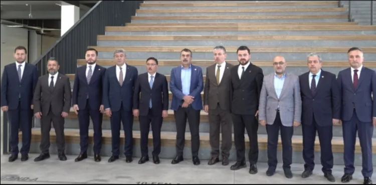 Bakan Tekin: Okuldaki bilgiyi beceriye dönüştürebilecekleri bir süreç oluşturalım istiyoruz